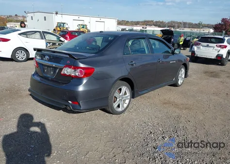 2013 Toyota Corolla S z USA, uszkodzony, nr VIN 2T1BU4EE5DC021138